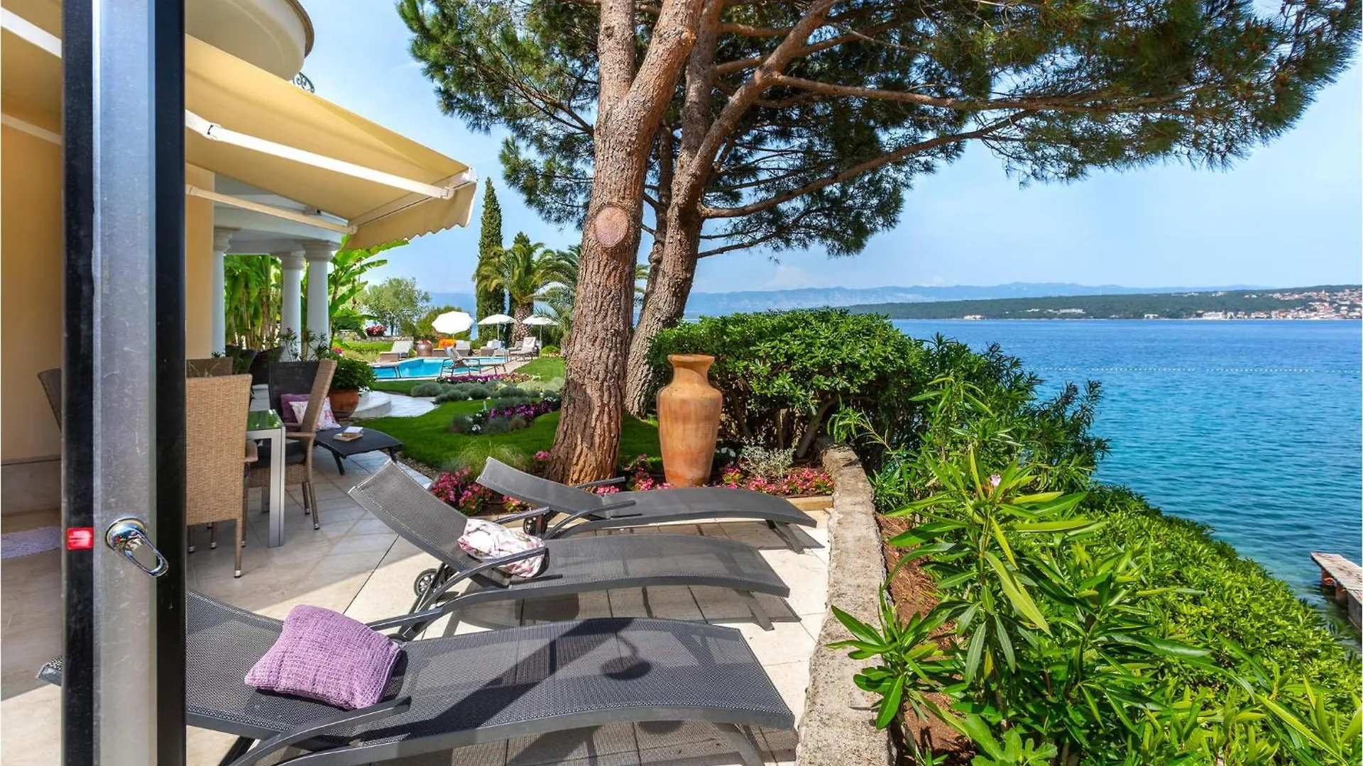 Beautiful Apartment In Porat With House Sea View