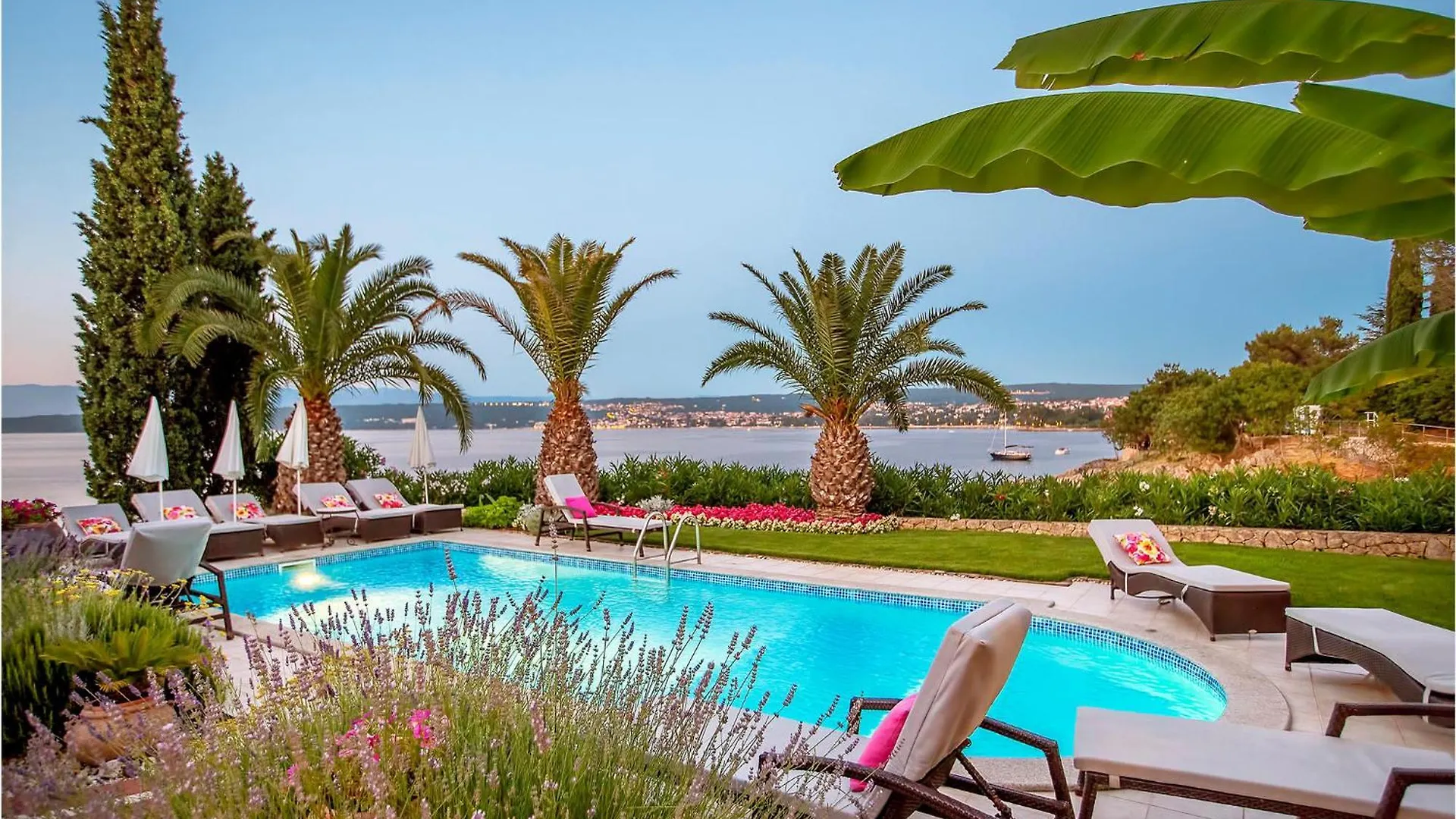 Beautiful Apartment In Porat With House Sea View Kroatien